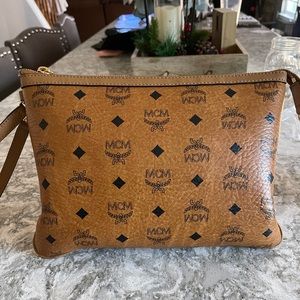 MCM pouch w/strap